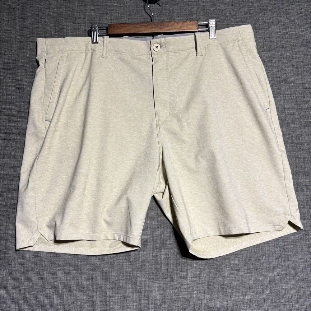 Tommy Bahama Shorts Men's 42 Beige Golf Flat Front Confort Waist Logo Pockets￼